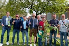 Gruppenbild-Versteigerung-rechts-fehlt